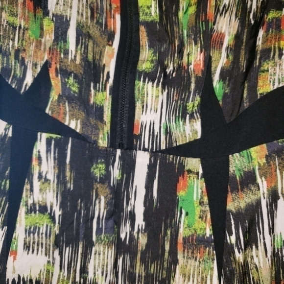 Classiques Entier Dress size 6 95% Silk sleeveless. - Picture 4 of 7